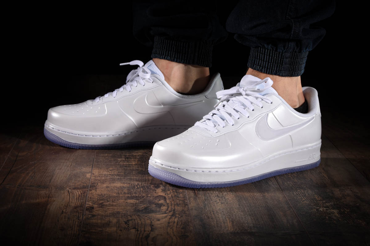 NIKE AIR FORCE 1 FOAMPOSITE PRO CUP TRIPLE WHITE