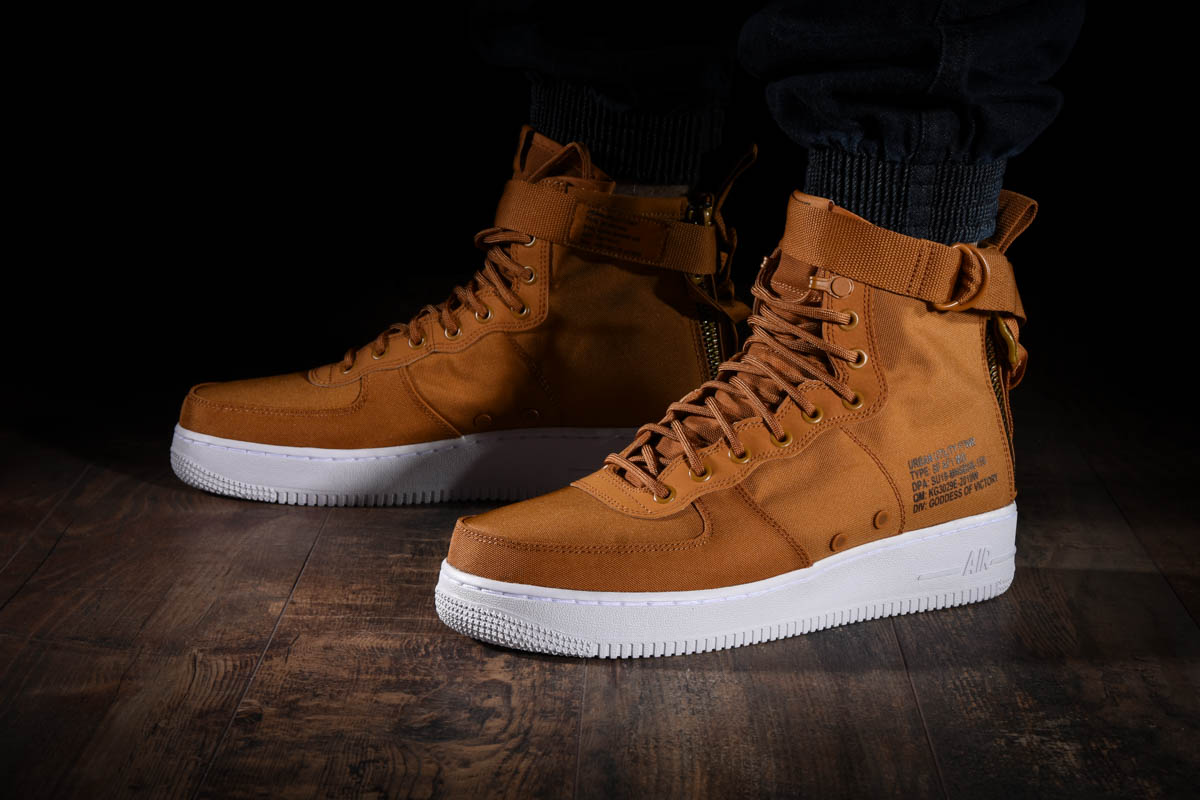 NIKE  AIR FORCE 1 MID SF DESERT OCHRE