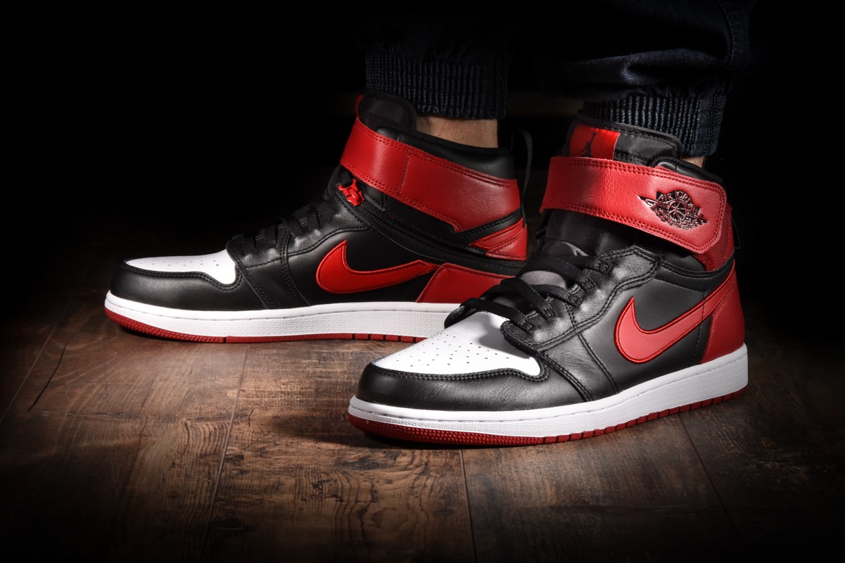 NIKE AIR JORDAN 1 HIGH FLYEASE BLACK TOE